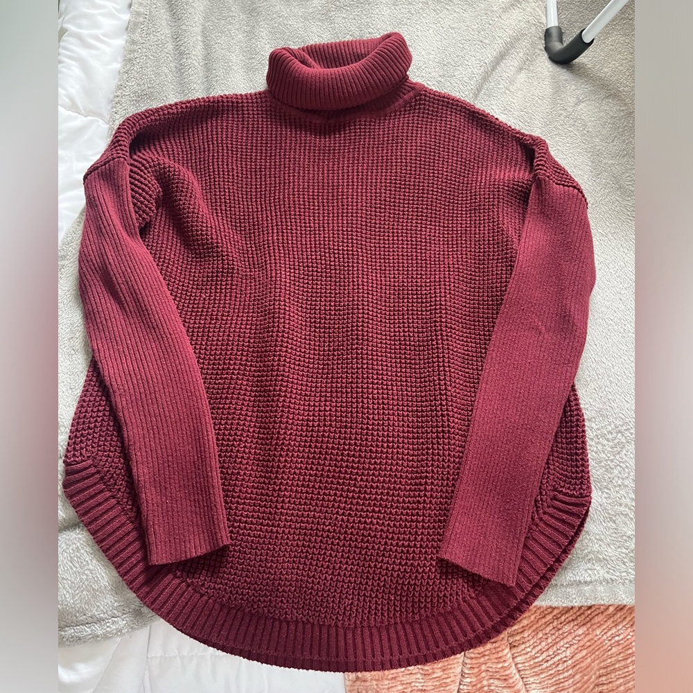 MICHAEL KORS TURTLE NECK SWEATER